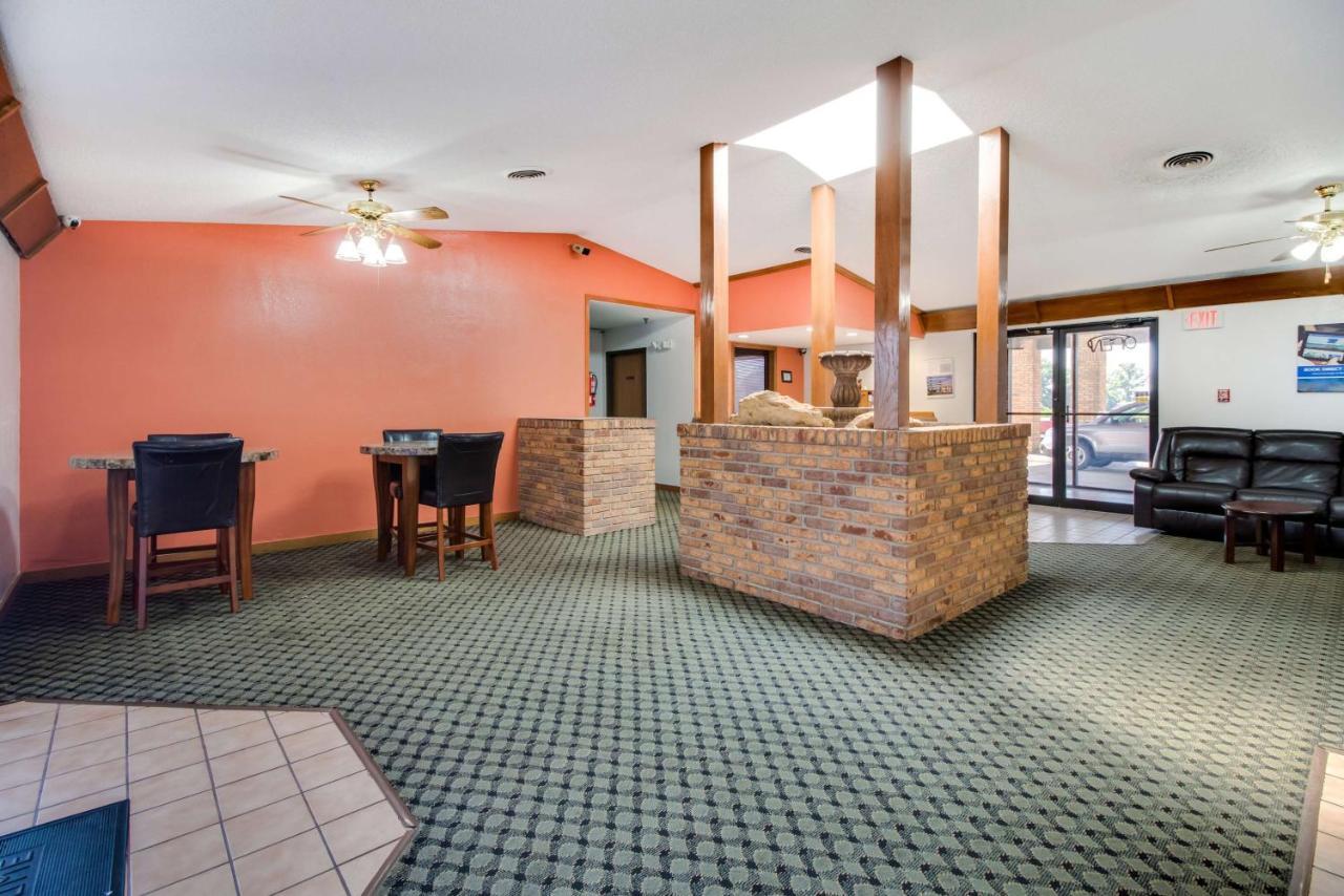 Motel 6-Marion, Il ภายนอก รูปภาพ