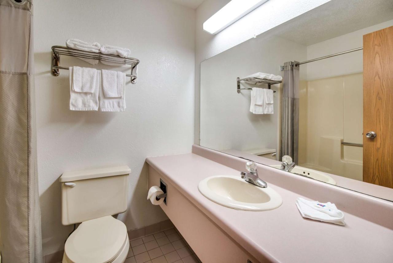 Motel 6-Marion, Il ภายนอก รูปภาพ