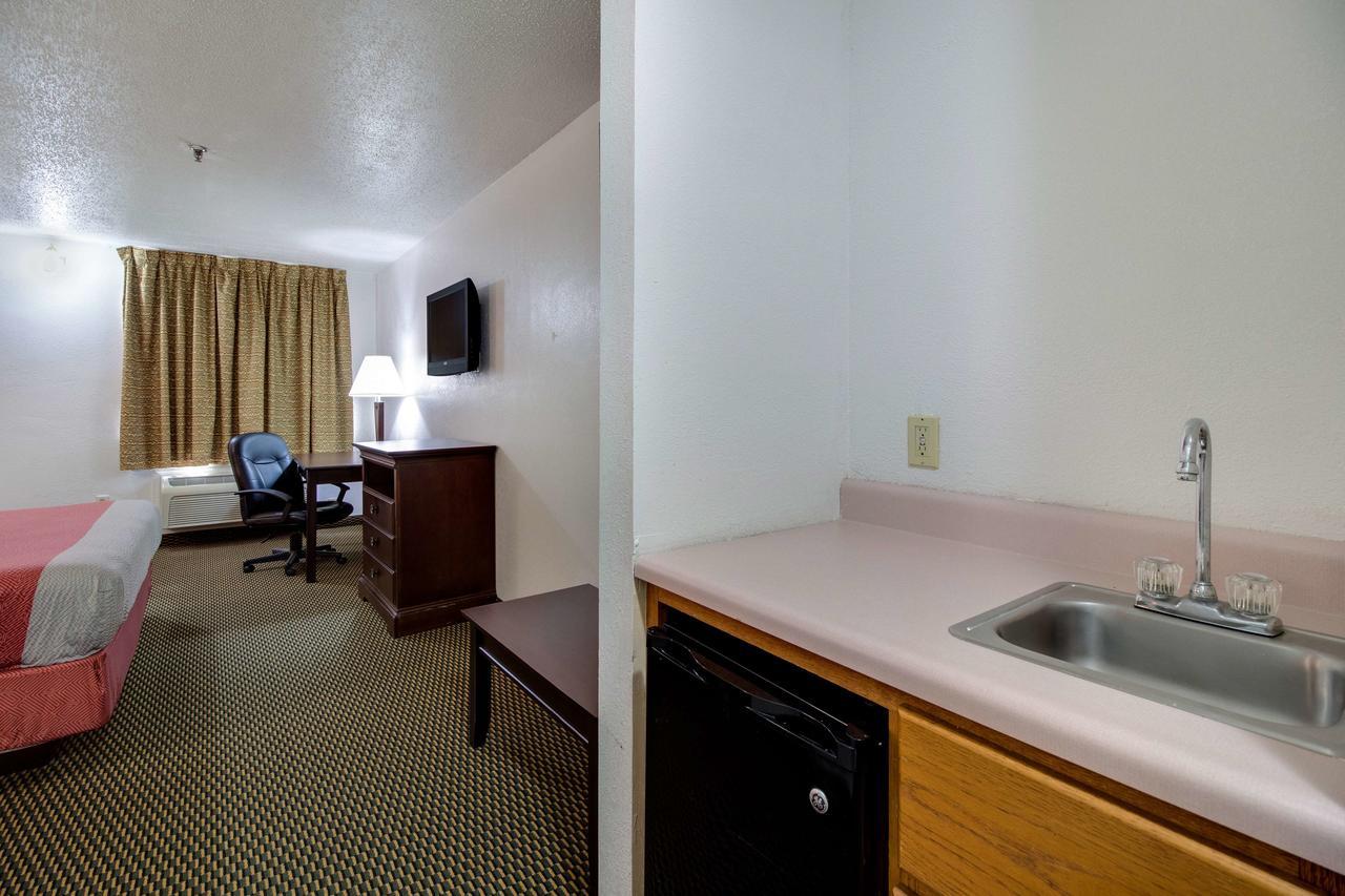 Motel 6-Marion, Il ภายนอก รูปภาพ