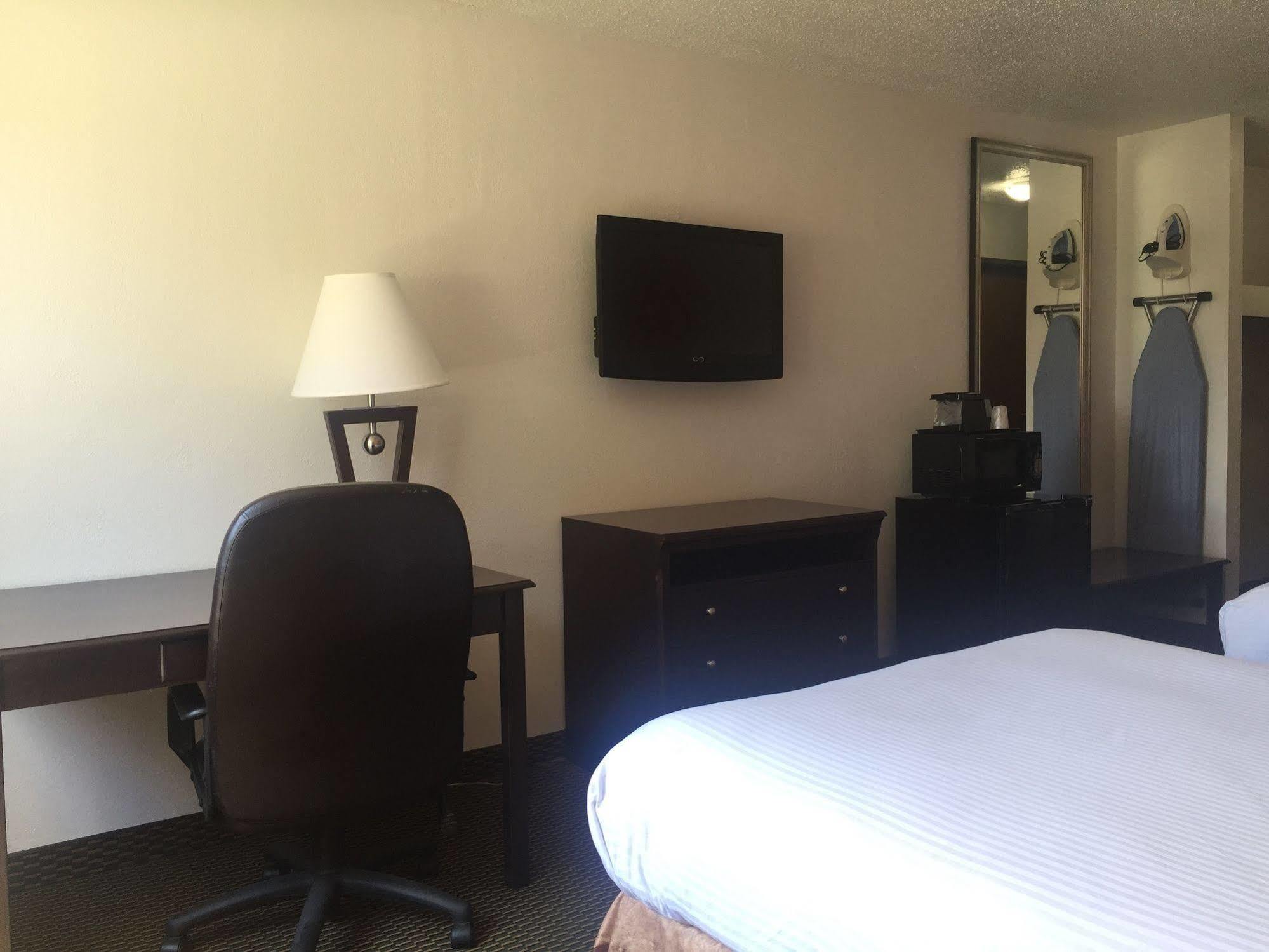 Motel 6-Marion, Il ภายนอก รูปภาพ
