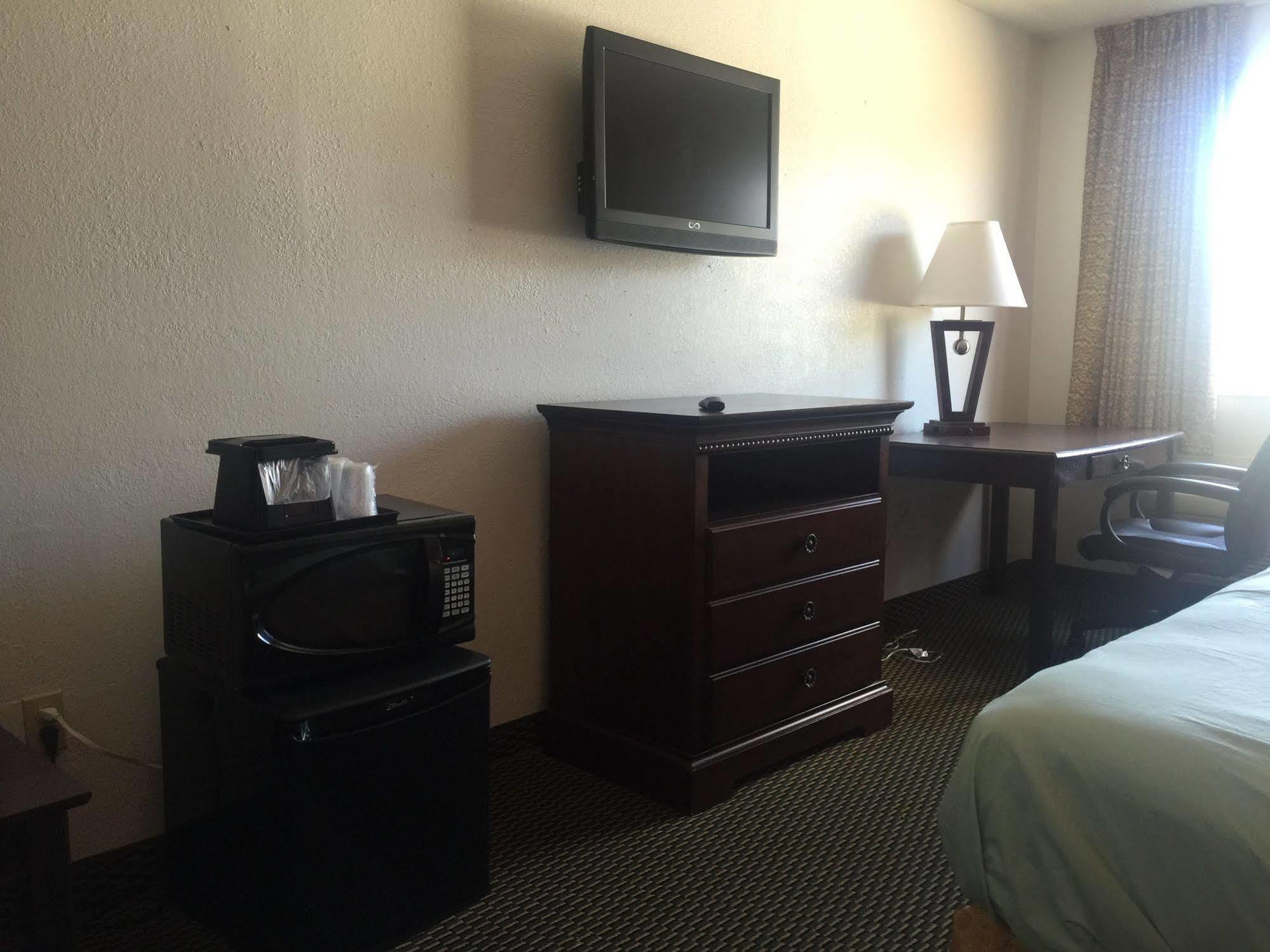 Motel 6-Marion, Il ภายนอก รูปภาพ