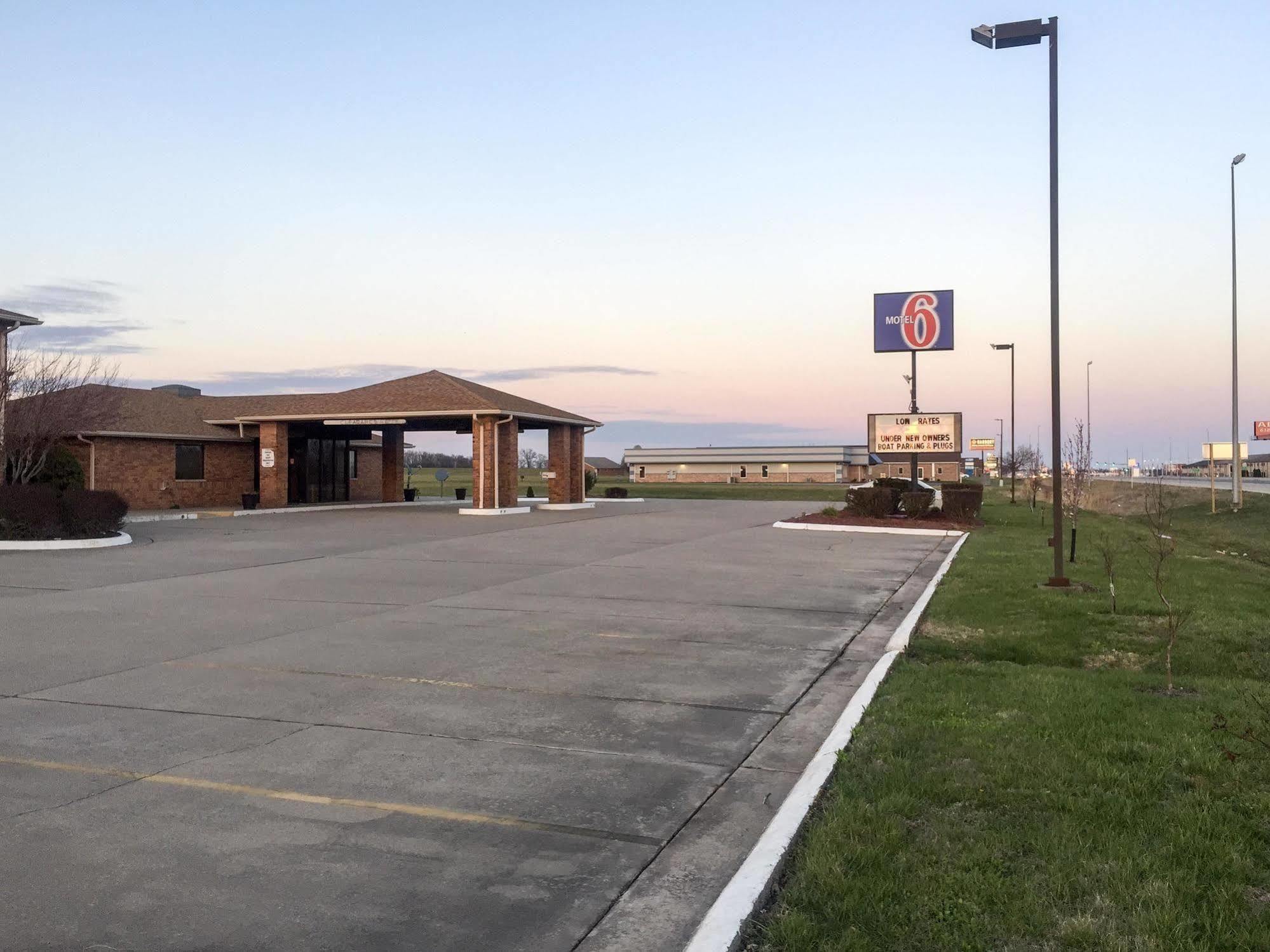 Motel 6-Marion, Il ภายนอก รูปภาพ